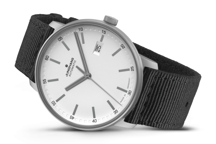 Junghans FORM A Titan Saisonale Angebote