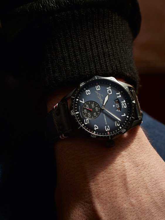 Junghans Pilot Automatic Navy Blue Lagerräumung