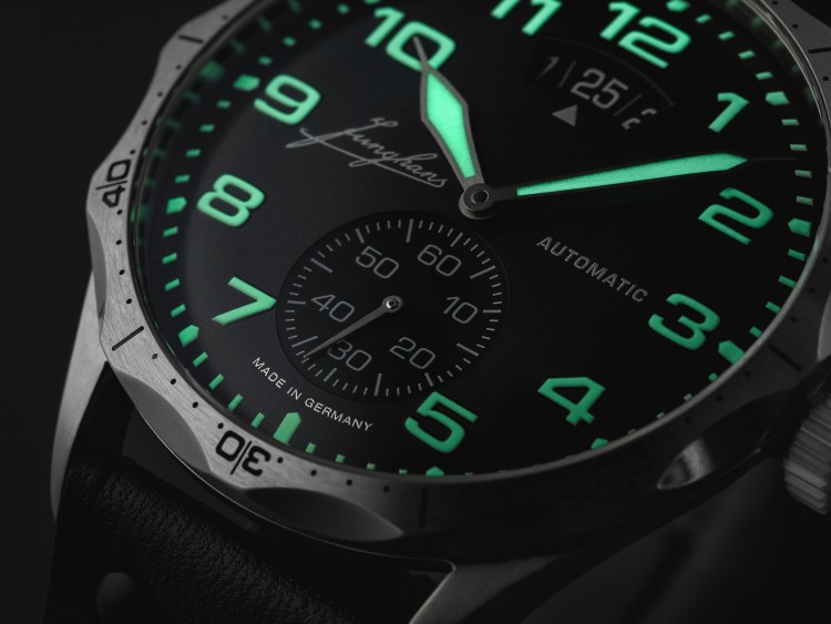 Junghans Pilot Automatic Bis zu 50% Rabatt