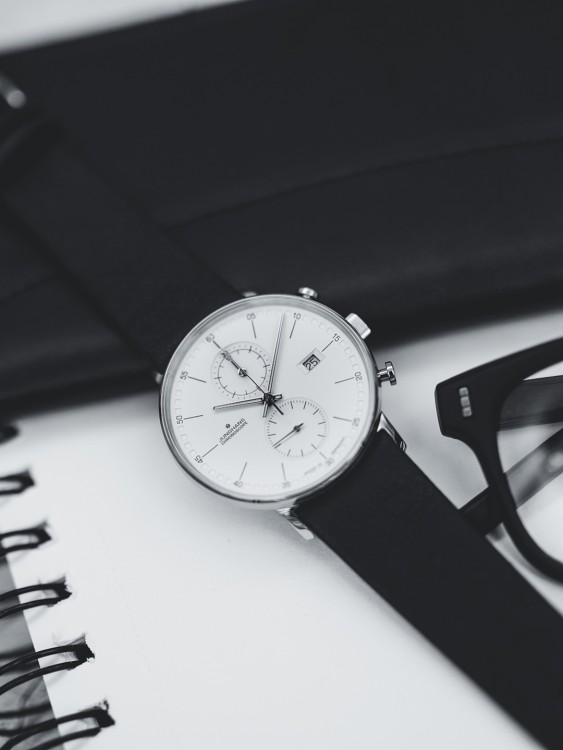Junghans FORM C Tiefpreis