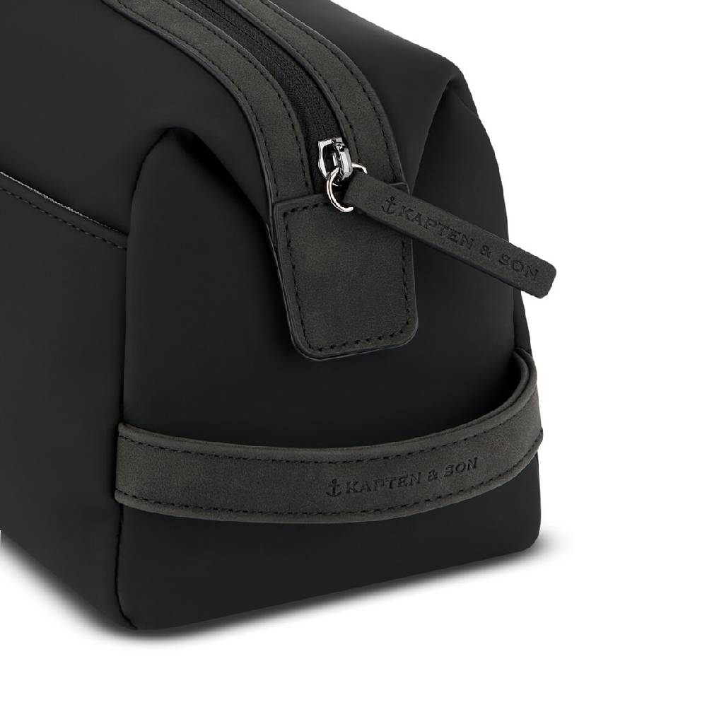 Kpten & Son Windsor Large All Black JETZT KAUFEN