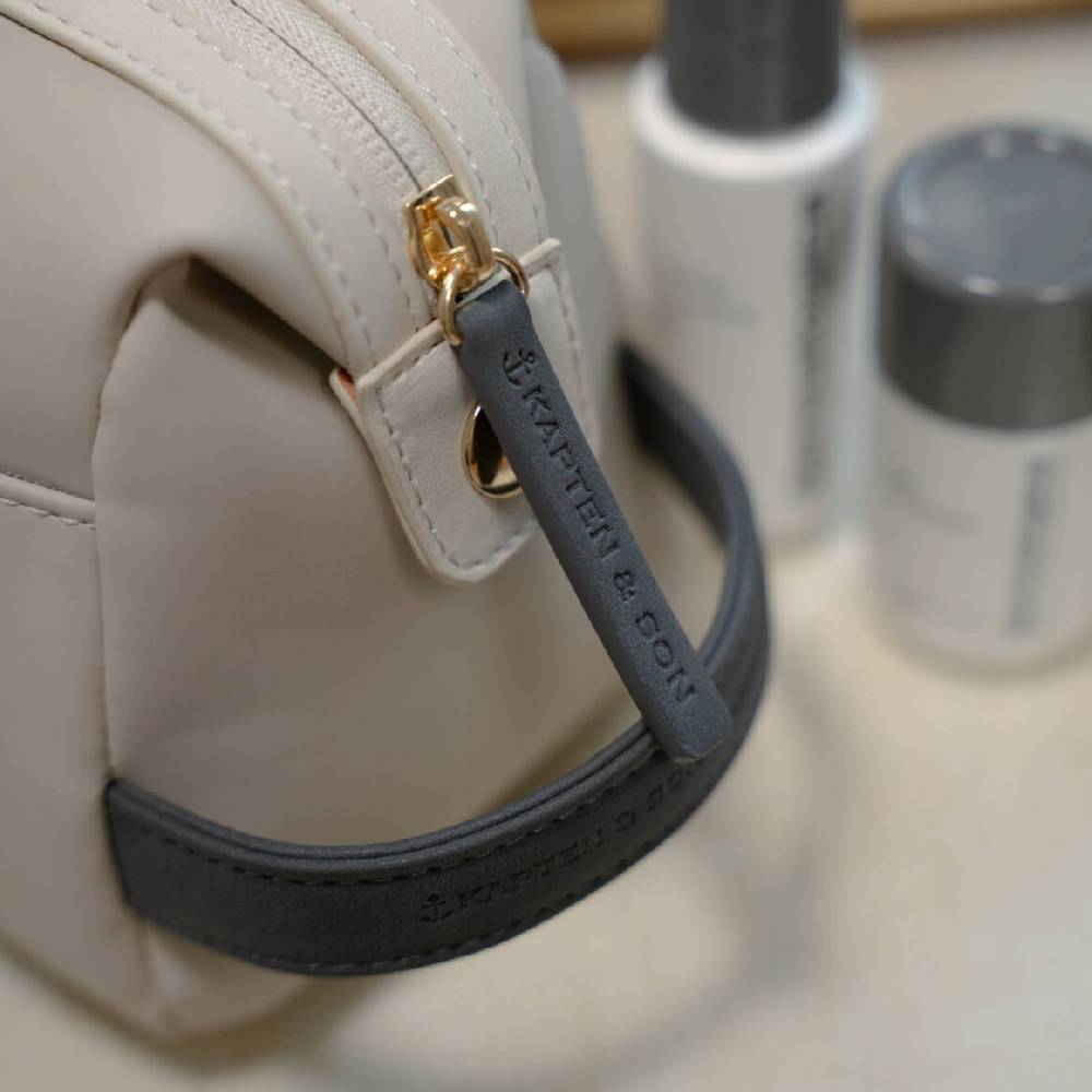Kpten & Son Windsor by Kapten & Son x Dermalogica Blitzangebot