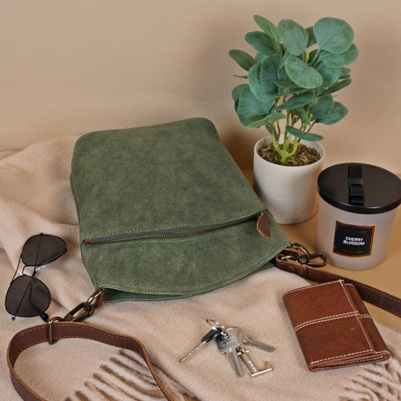 Leconi kleine Umhängetasche Schultertasche Freizeittasche Wildleder grün LE3049 Preisnachlass