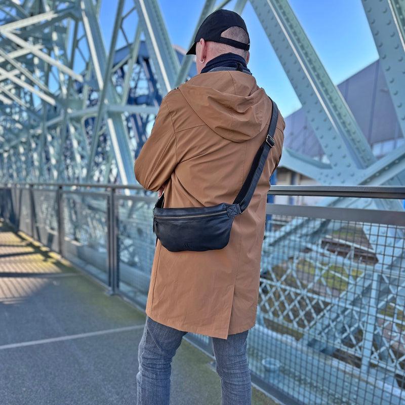 Leconi große Bauchtasche Umhängetasche Crossbody Ledertasche Leder schwarz LE3087 Saisonschlussverkauf