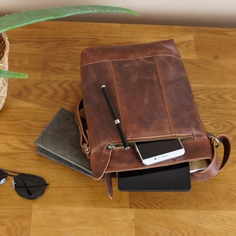 Leconi kleine Umhängetasche Schultertasche Freizeittasche Leder braun LE3086 Speichern exportieren