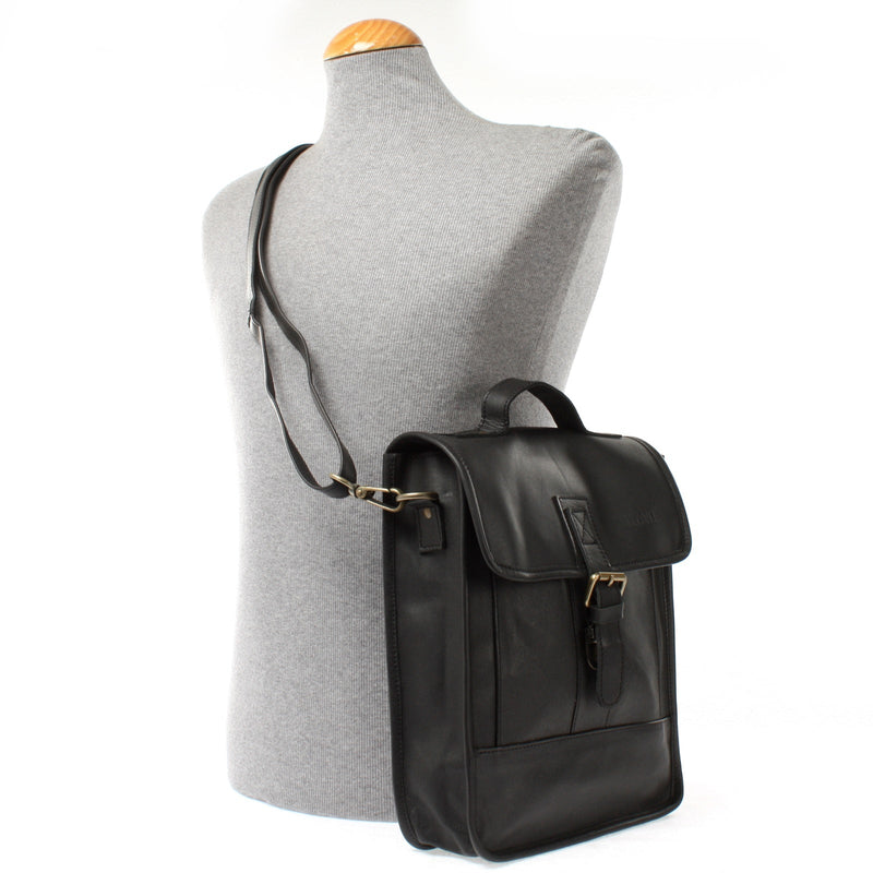 Leconi B-Ware Umhängetasche Freizeittasche Herren Damen Hochformat Leder schwarz LE3052 im Angebot