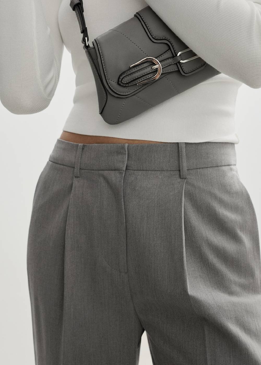 Mango Gerade Bundfaltenhose Limitierter Zeitrabatt