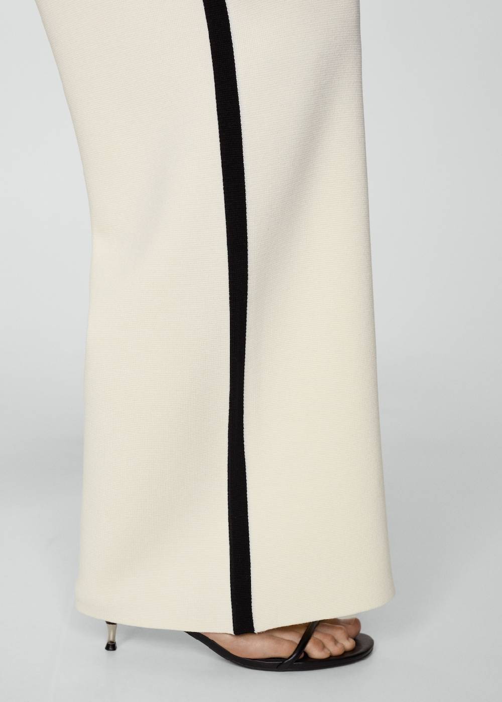 Mango Strickhose mit kontrastierenden Seitenstreifen Cyber Monday