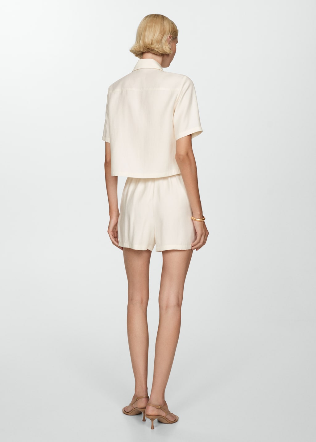 Mango Shorts mit Schmuckknopf 50% Rabatt mit kostenlosem Versand