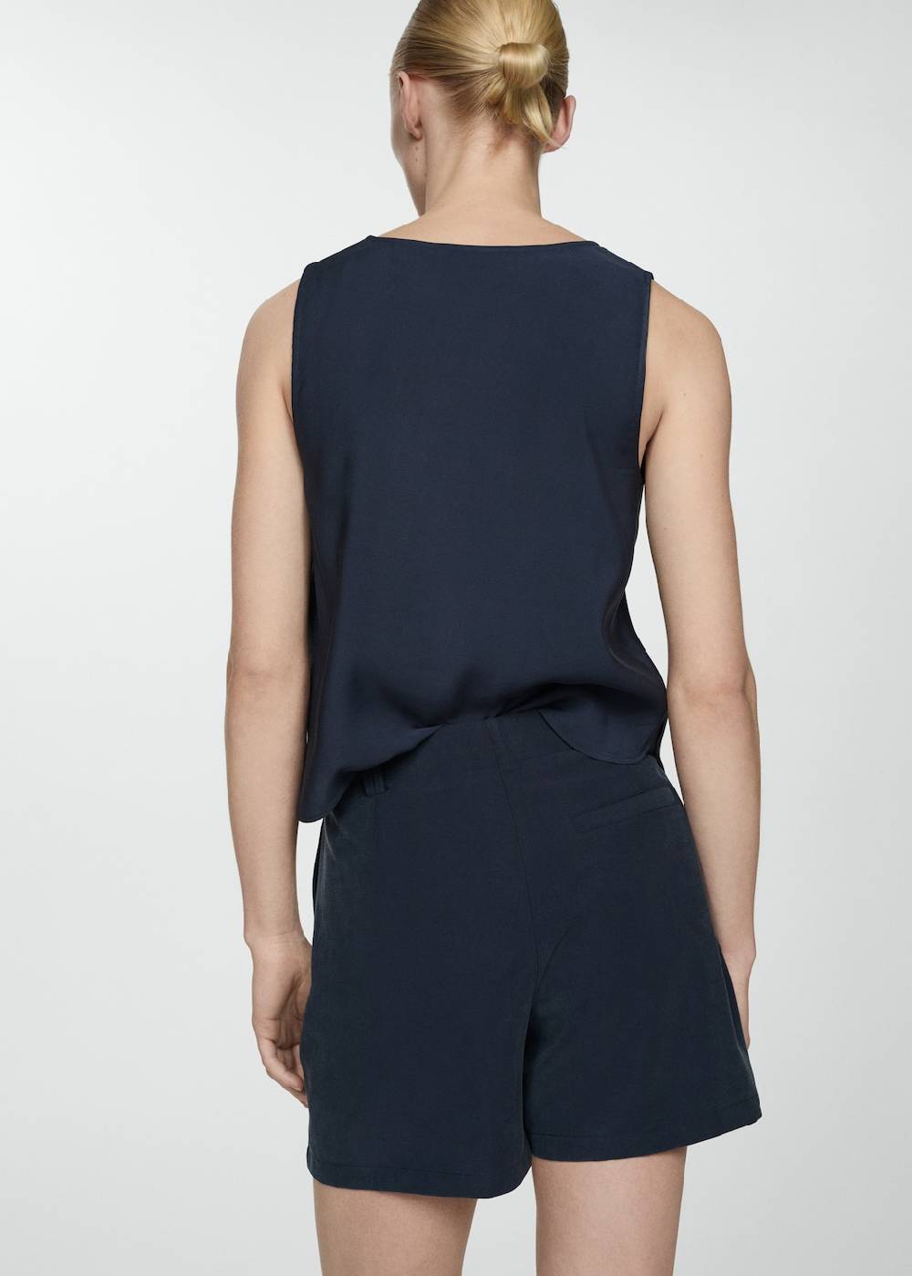 Mango Bundfaltenshorts mit mittlerer Bundhöhe Online