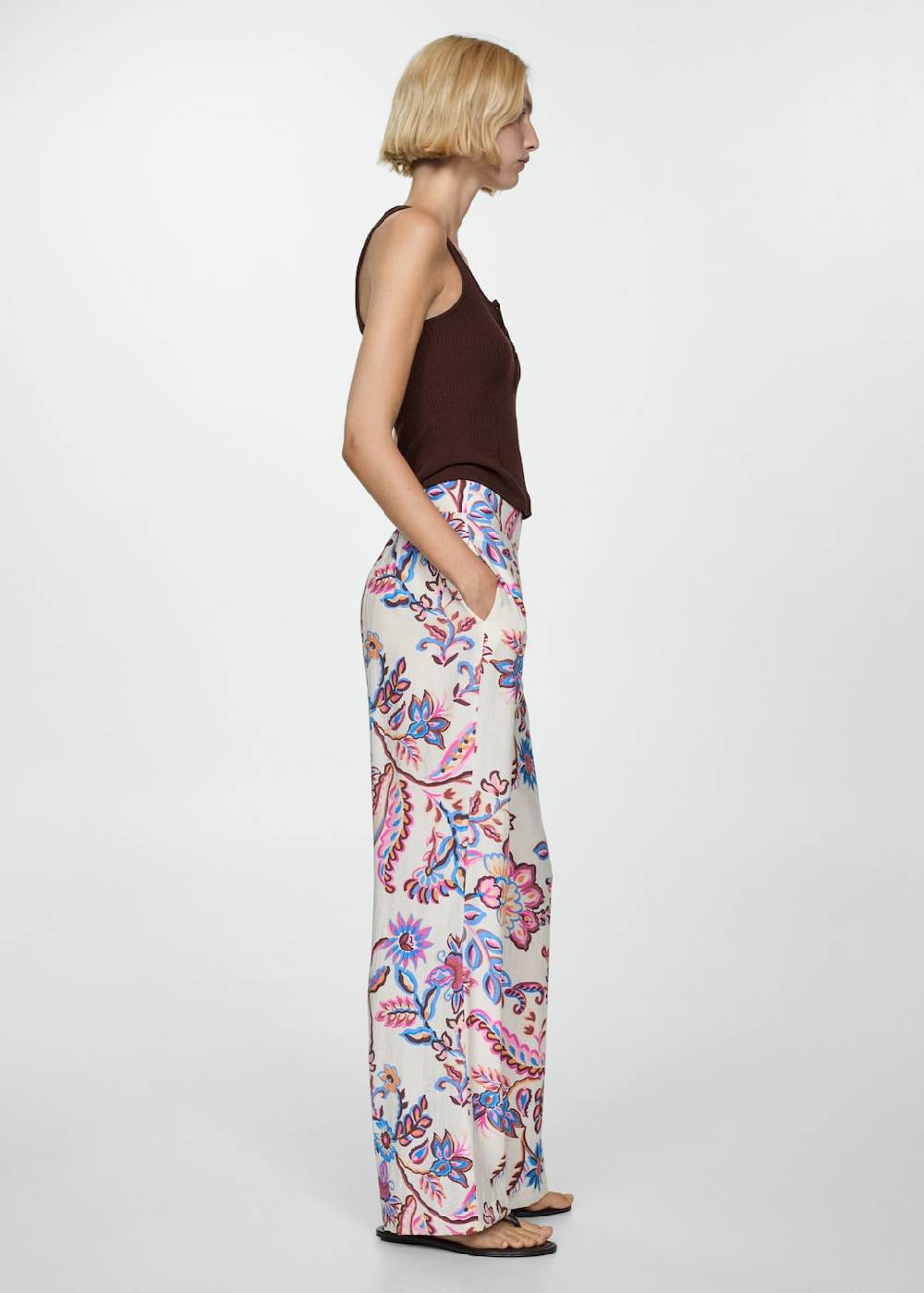 Mango Gerade Hose mit floralem Print Saisonschlussverkauf