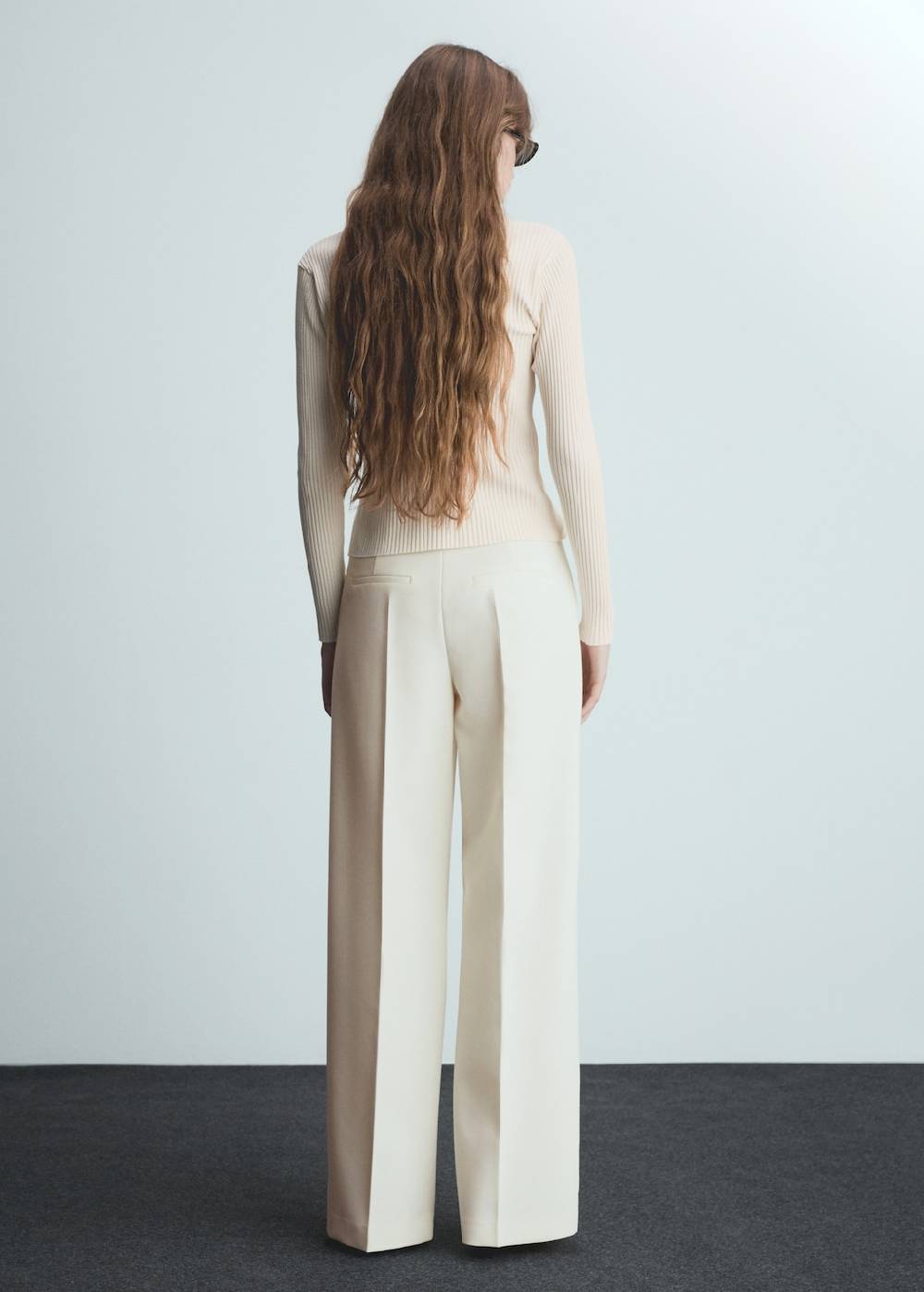 Mango Wideleg-Bundfaltenhose Räumungsverkauf