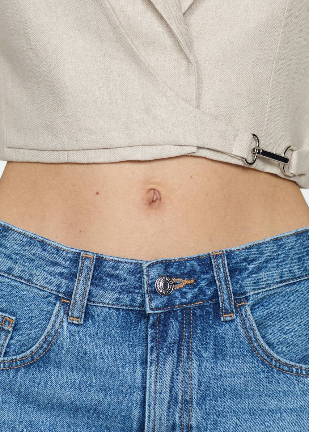 Mango Gerade Jeans-Bermudashorts Vierteljährliche Förderung