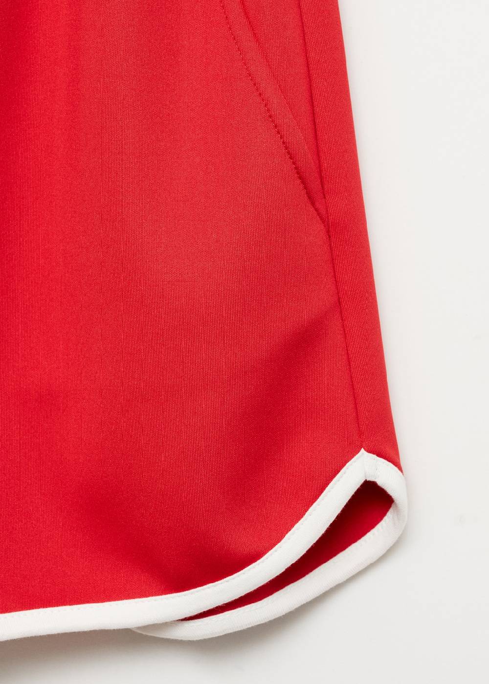 Mango Gerade Shorts mit Kontrastabschlüssen Clearance-Verkauf