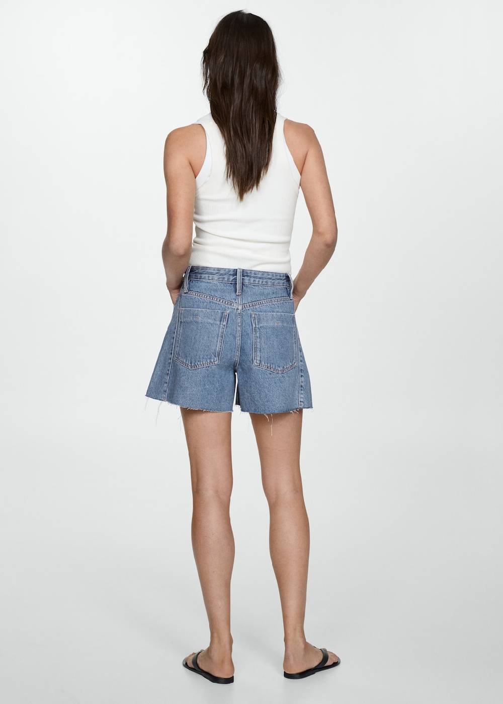 Mango Jeansshorts mit ausgefranstem Saum 2025