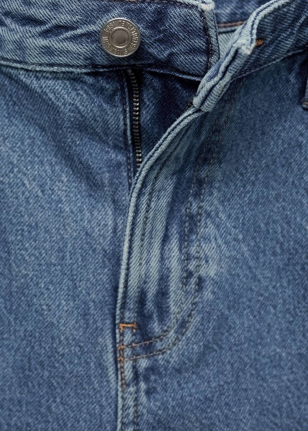 Mango Jeansshorts mit ausgefranstem Saum 2025