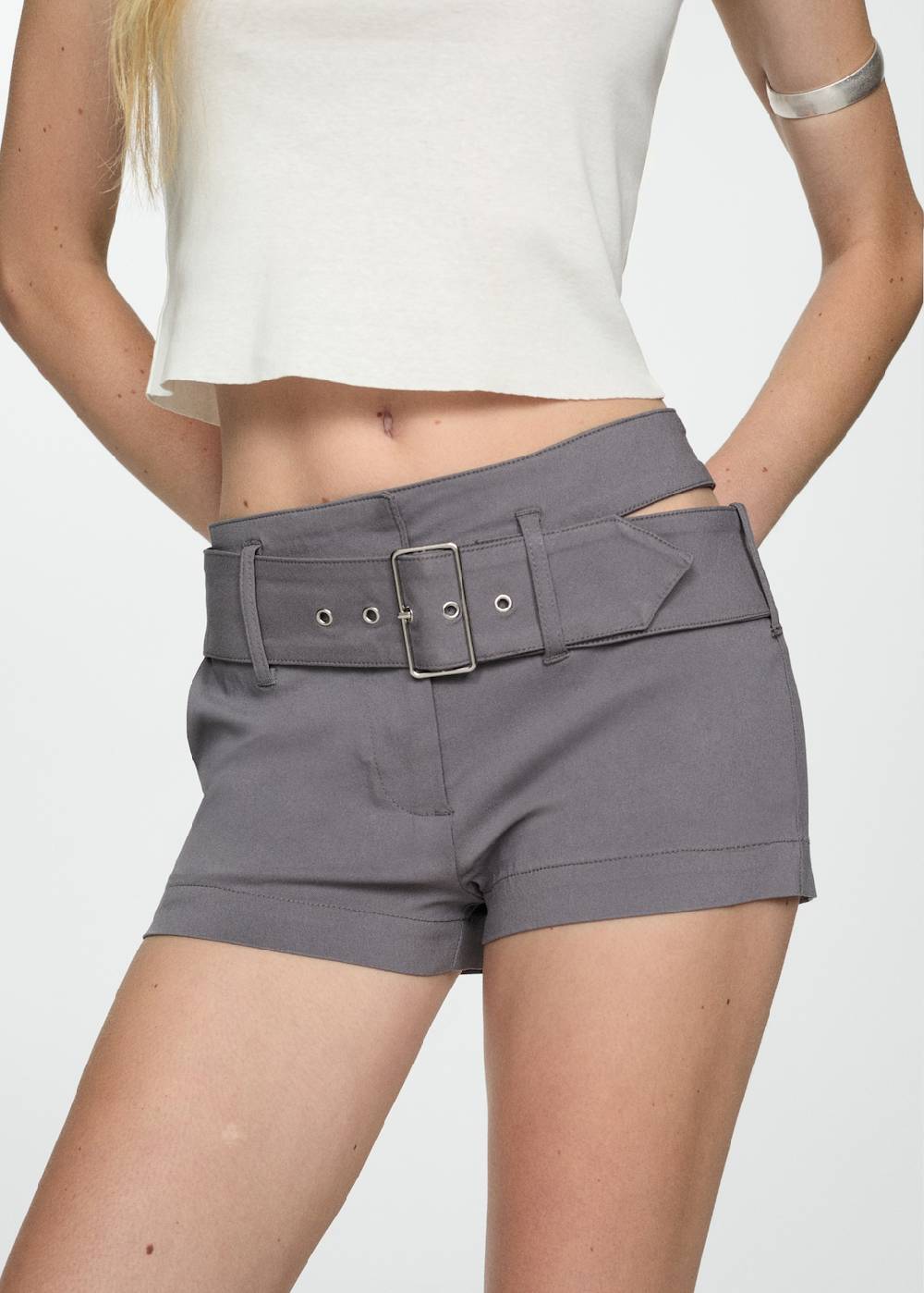 Mango Asymmetrische Shorts mit Gürtel Saisonschlussverkauf