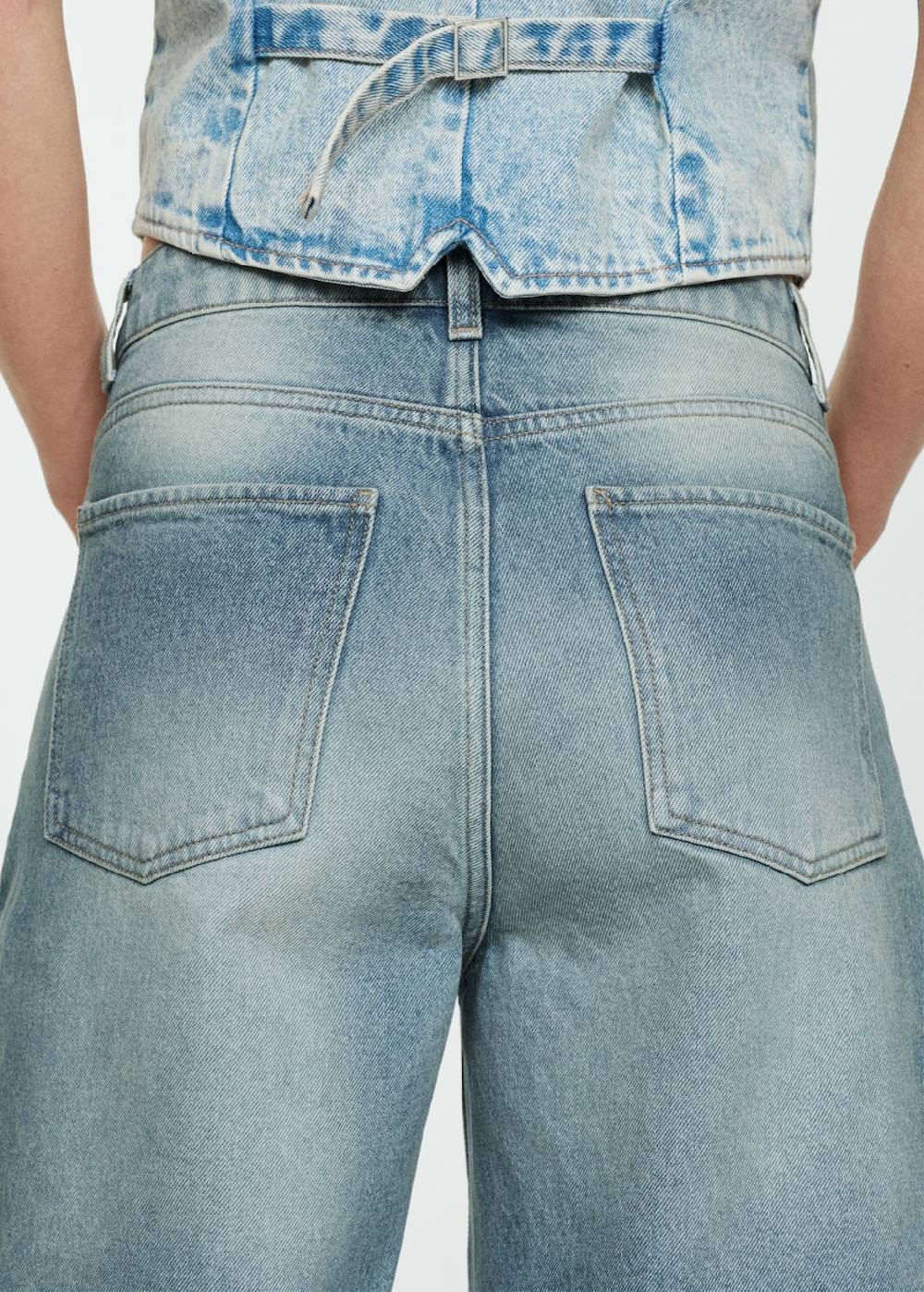 Mango Loose-Fit-Jeans-Bermudashorts Cyber Monday