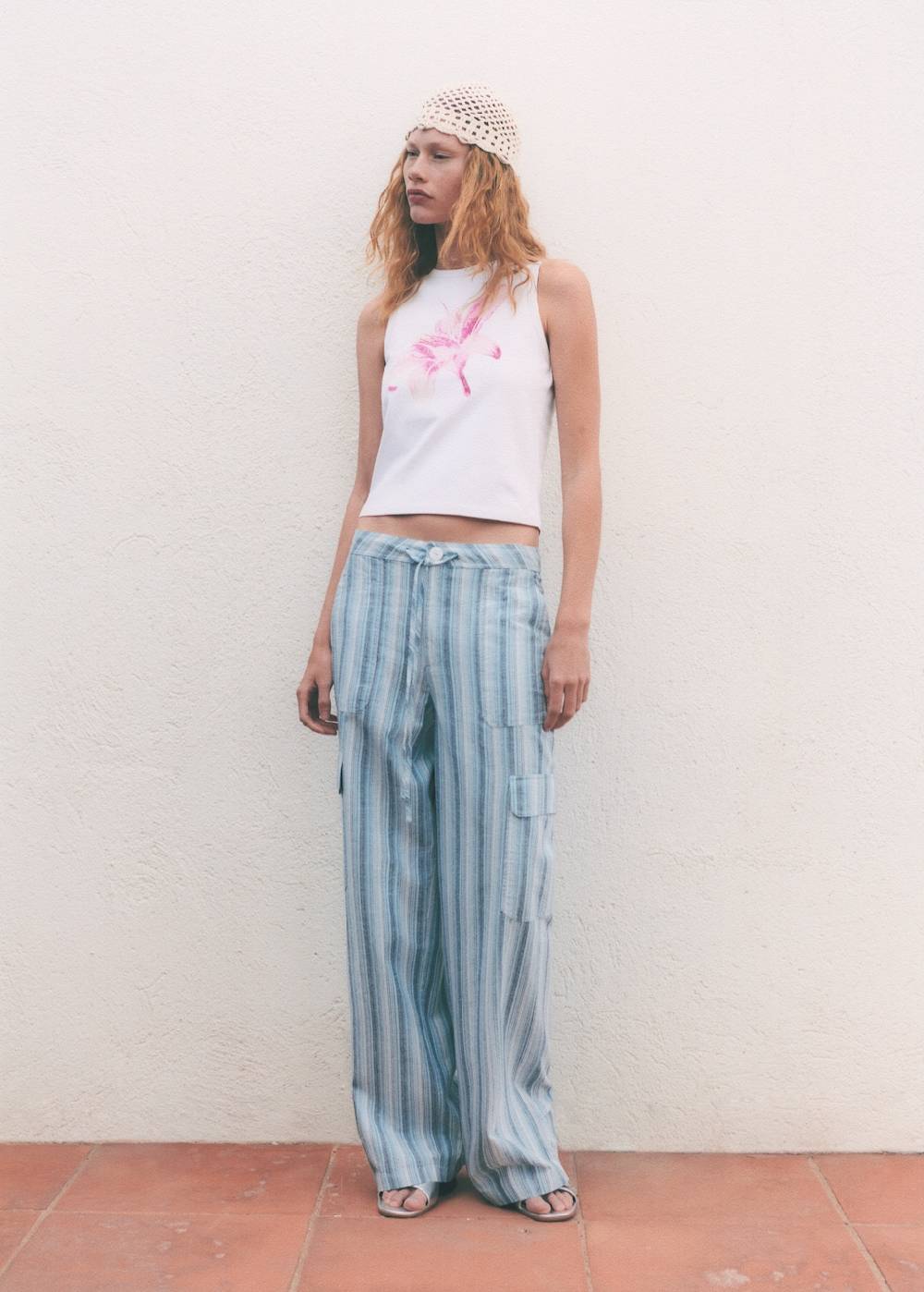 Mango Gestreifte Hose mit Cargotaschen Neueste Mode