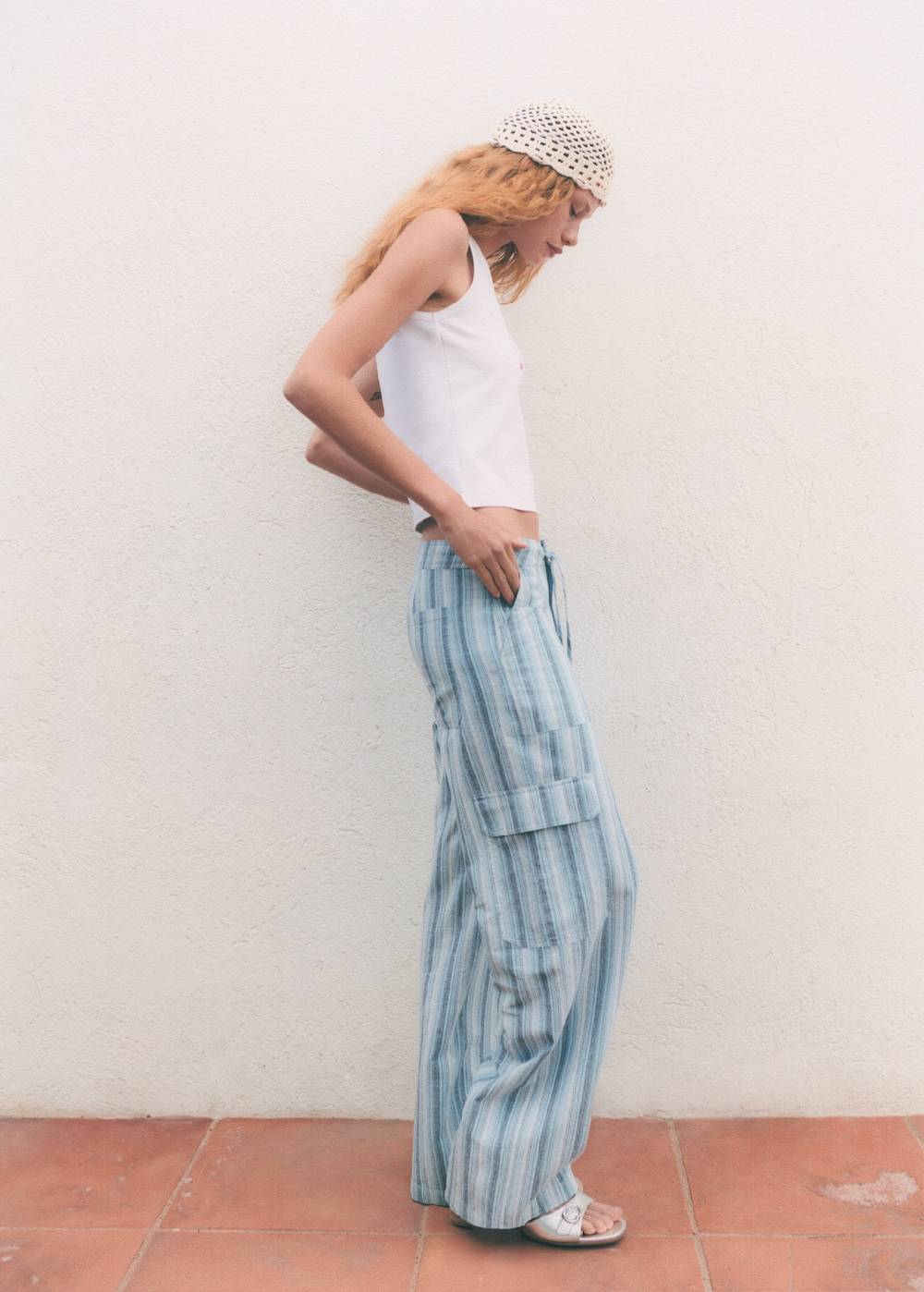 Mango Gestreifte Hose mit Cargotaschen Neueste Mode