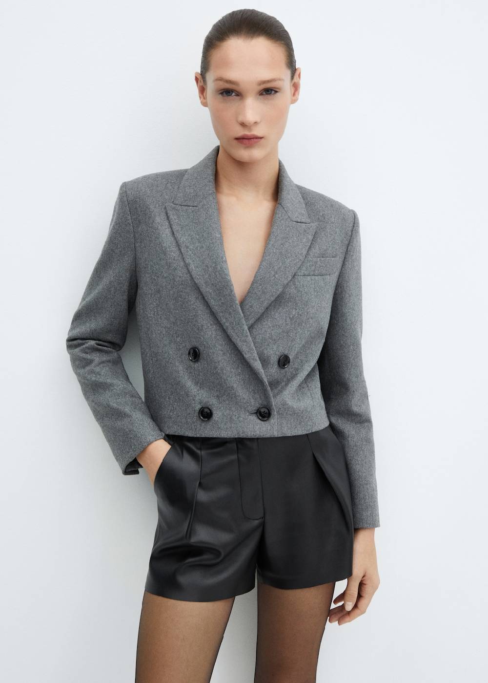 Mango Bundfalten-Shorts mit Leder-Effekt Begrenzte Freigabe