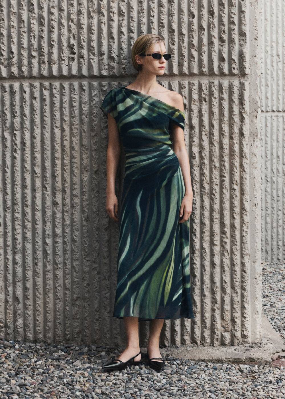 Mango Gemustertes Kleid mit drapierten Details Bis zu 65% Rabatt