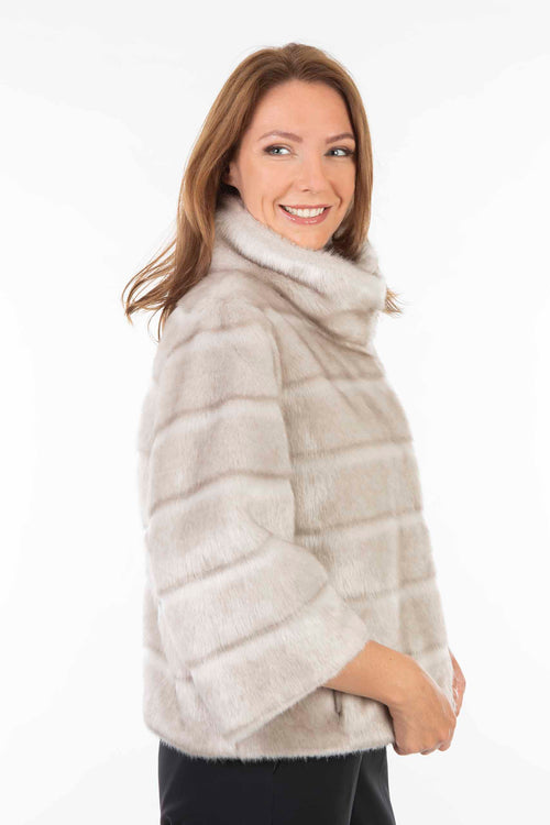Petite M. Kurze Kunstpelzjacke in Silbergrau Bestseller
