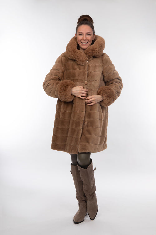 Petite M. Wendemantel mit Kapuze in Kunstfell und Microfaser, Farbe Camel Großer Ausverkauf