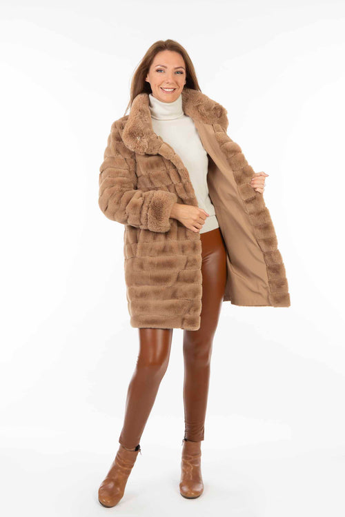 Petite M. Kunstpelz Jacke zum Wenden Camel Letzter Tag