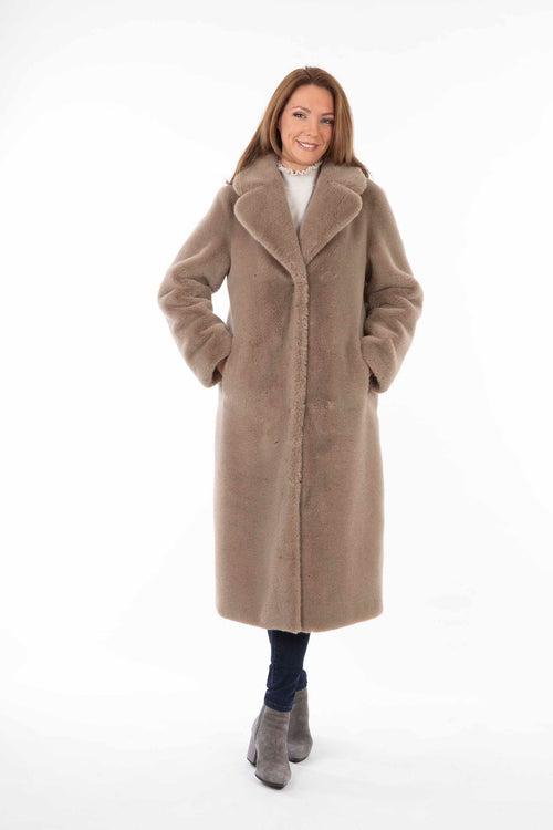 Petite M. Langer Kunstpelz Mantel in Sandfarbe Beige Nur noch ein Tag übrig
