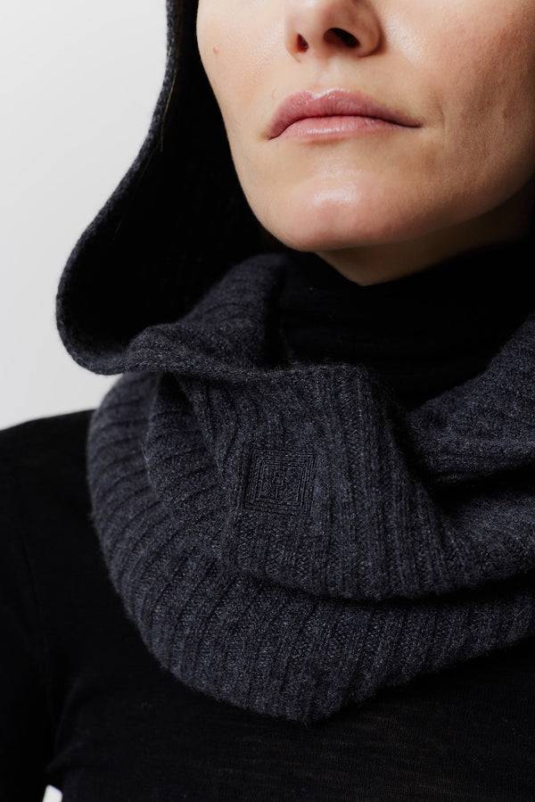 Prinz Berlin Kaschmir Hood Rib Knit Graphit Lagerräumung