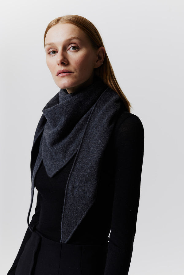 Prinz Berlin Kaschmir Triangle Fine Knit Graphit Letzte 3 Tage