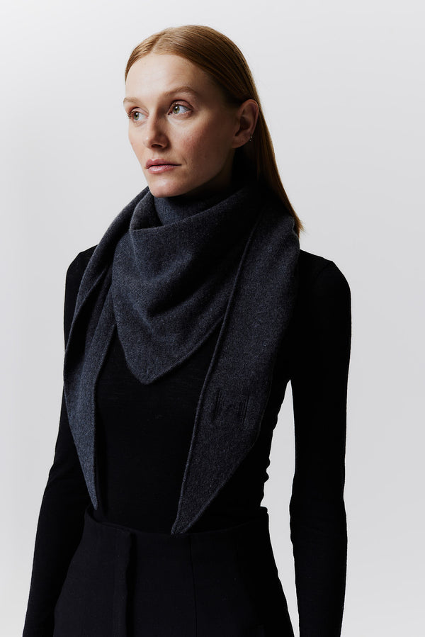 Prinz Berlin Kaschmir Triangle Fine Knit Graphit Letzte 3 Tage