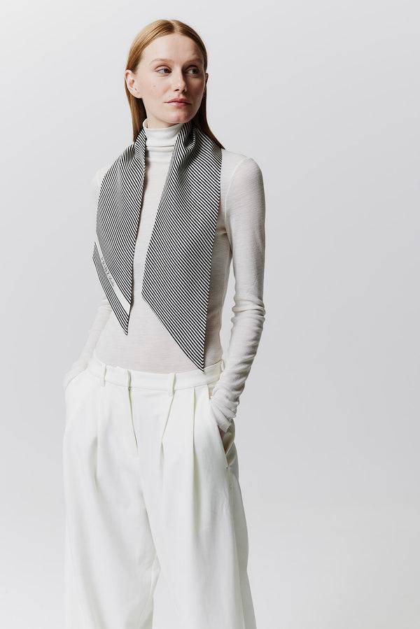 Prinz Berlin Seidenbandeau Stripes in Off-White Riesige Rabatte