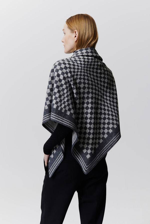 Prinz Berlin Kaschmir Triangle Jacquard Schwarz 50% Rabatt für begrenzte Zeit