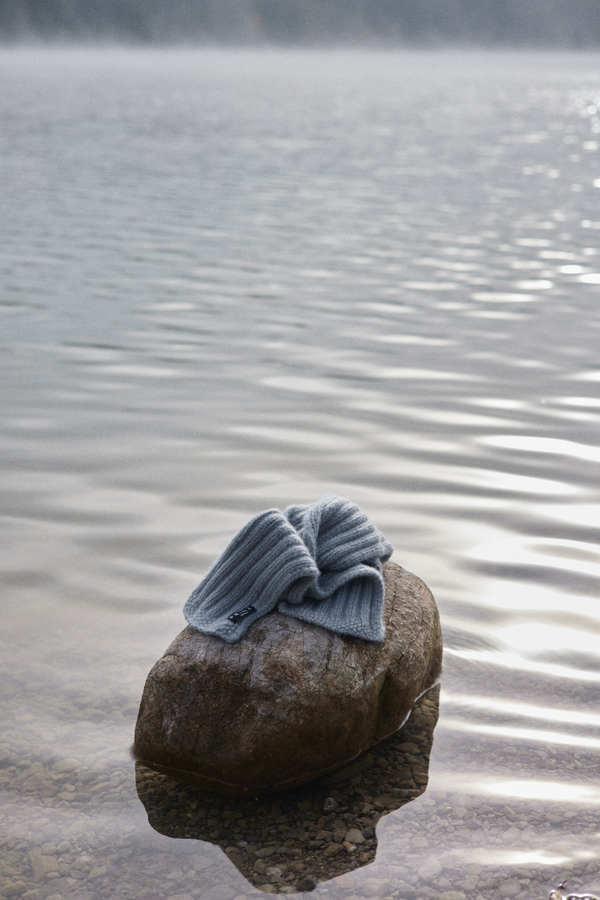 Prinz Berlin Kaschmir Kurzschal Hand Knit Kristallblau Neuheiten