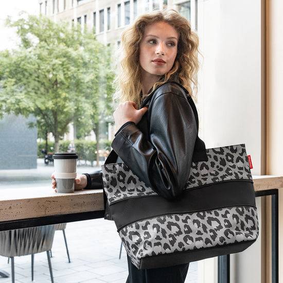 Reisenthel shopper e1 paisley black (Damentasche,schwarz) Auslauf
