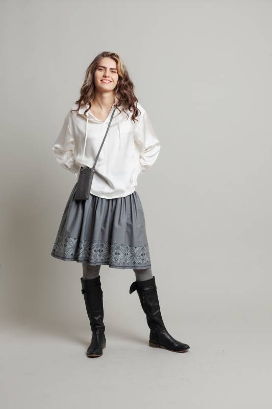 Rockmacherin Hilla Damenbluse oversized aus Viskosesatin Im Verkauf