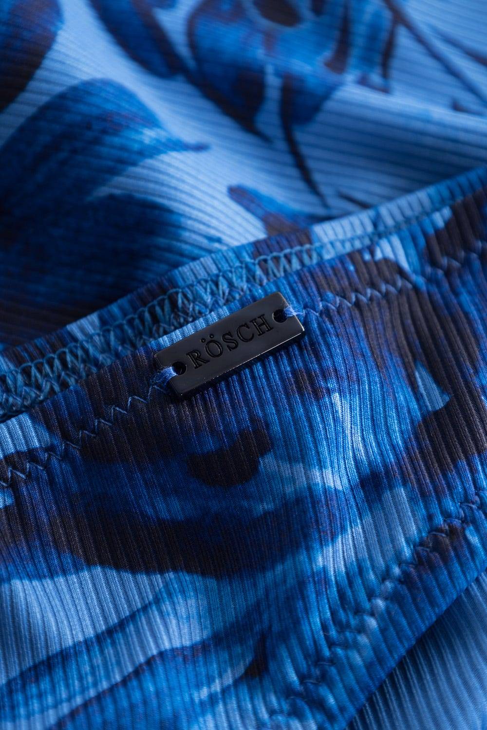 Rösch Klassische Bikini Hose im blauen Blüten-Druck Ripp recyceltes Polyester/Elasthan Im Verkauf
