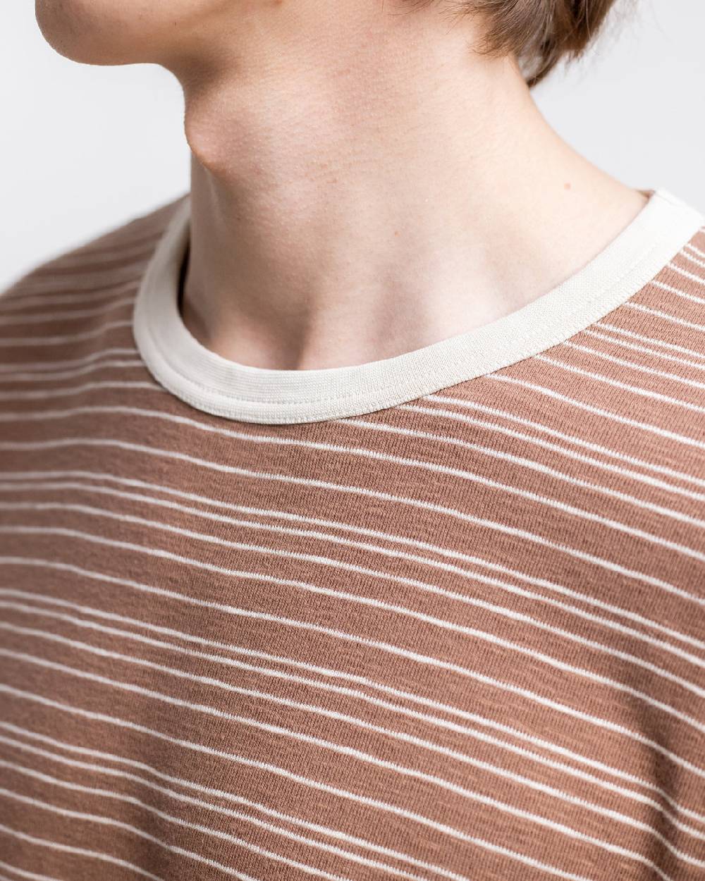 Rotholz Gestreiftes T-Shirt Braun Kostenlose Rückgabe