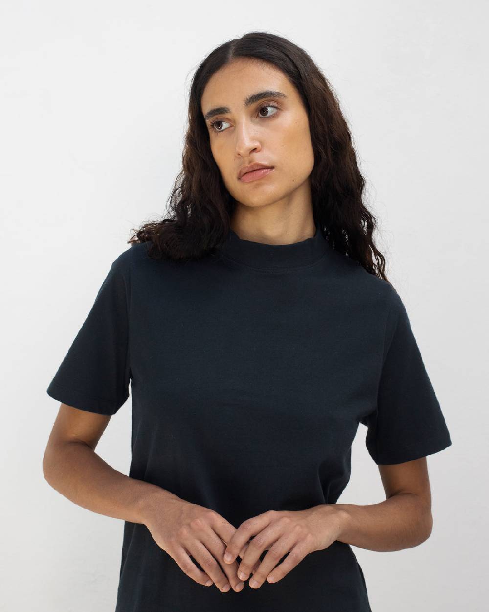 Rotholz Basic T-Shirt mit breitem Kragen Bio Baumwolle - Schwarz VIP-Rabatte