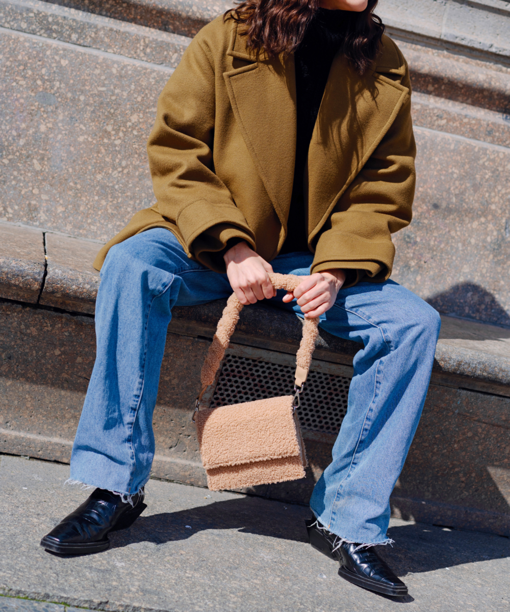 Seidenfelt Hellvi Crossbag with Teddy-Chain Outlet