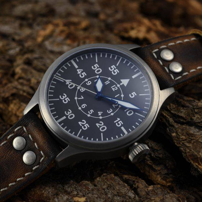 Steinhart Nav B-Uhr 47 Titan B Muster Zentralsekunde Jubiläumsangebot