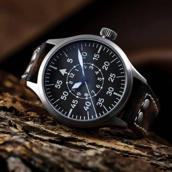Steinhart Nav B-Uhr 47 Titan B Muster Zentralsekunde Jubiläumsangebot
