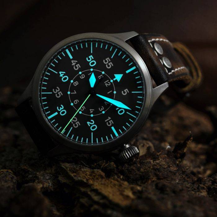 Steinhart Nav B-Uhr 44 Titan B Muster Zentralsekunde Heißer Verkauf