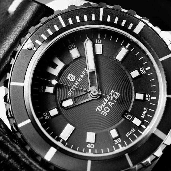 Steinhart Triton 30 ATM BLACK Taucheruhr Riesige Ersparnisse